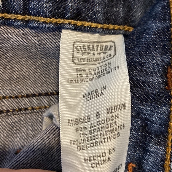 Signature by Levi Strauss & Co Low Rise Bootcut Dark Wash Jeans Size 6 Misses M - Picture 4 of 6